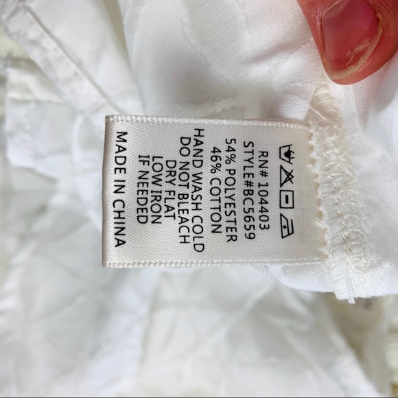 LULU’S JOA White Cotton tiered cold shoulder top - Picture 6 of 7